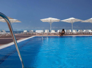 Island Luxurious Suites Hotel