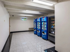 Red Carpet Inn & Suites