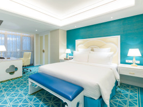 Wyndham Grand Plaza Royale Ningbo