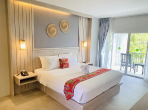 Palm Galleria Resort