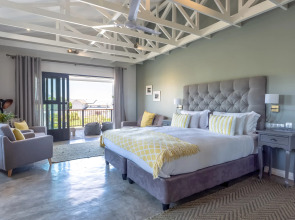 Whale Rock Luxury Lodge