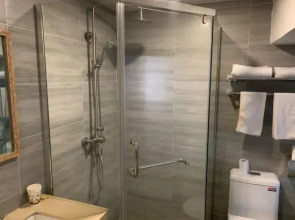 Pod Inn (Shanghai Ruijin Hospital Dapuqiao Metro Station)