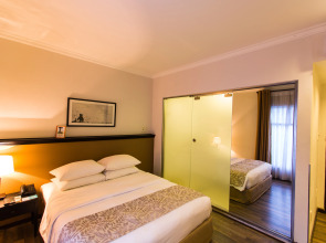 The Alcove Library Hotel