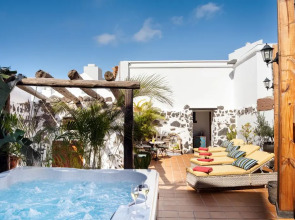 Aparta-Suite El Charco