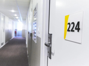 Premiere Classe Paris Ouest - Pont De Suresnes