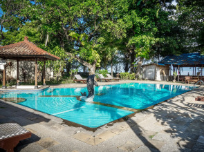 Bali Lovina Beach Cottages