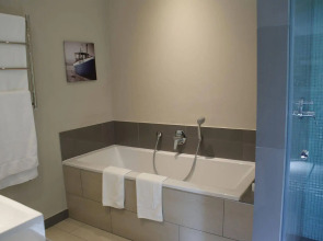 Whale Rock Luxury Lodge