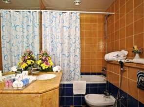 Royal Concorde Hotel & Suite