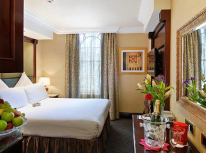 Hyde Park International