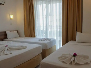 Monna Roza Beach Resort Hotel