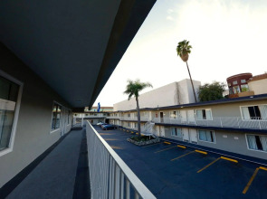 The Sojourn Los Angeles - Sherman Oaks