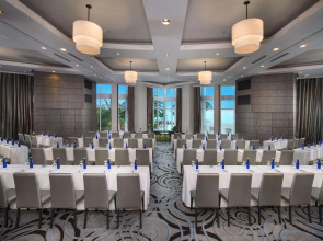 Trump International Beach Resort