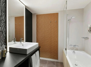 Renaissance Zürich Tower Hotel