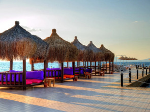 Le Bleu Hotel & Resort