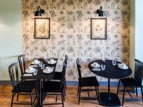 Villa Bougainville by Happyculture