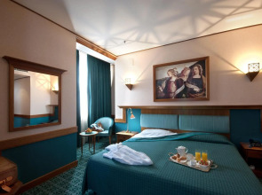 Hotel Sangallo Palace