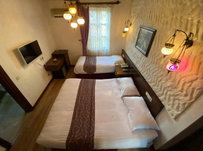 Cicerone Lodge Hotel