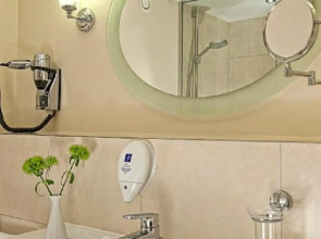 Badischer Hof Baden-Baden - Leonardo Limited Edition