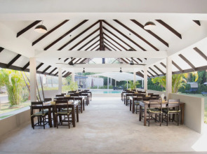 Naiharn Beach Resort