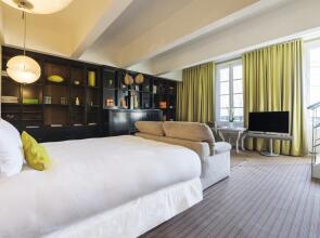 Hôtel Particulier, Le 28