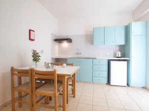 DebbieXenia Hotel Apartments