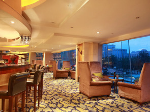 Guilin Lijiang Waterfall Hotel