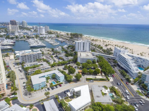 Sea Beach Plaza - Near Jungle Queen Riverboat