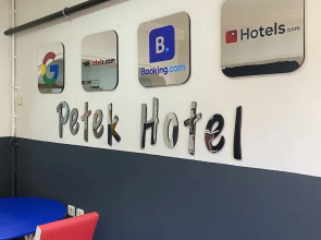 Petek Hotel