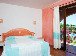 Residence with pool in Campulongu