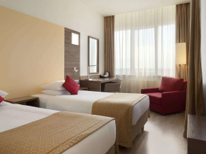 Отель Ramada Encore by Wyndham Киев