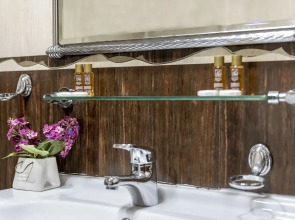 Maxim Boutique Hotel