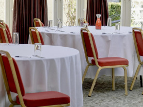 Ramada by Wyndham Cheltenham