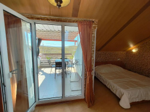 Эллинг у Зои