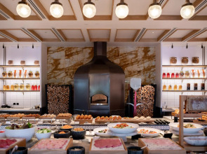 Отель Four Seasons Bangkok at Chao Phraya River