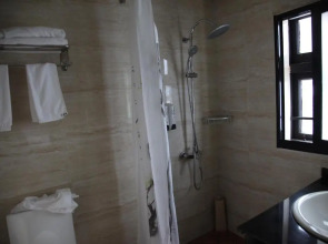 Shanghai Fish Inn Bund