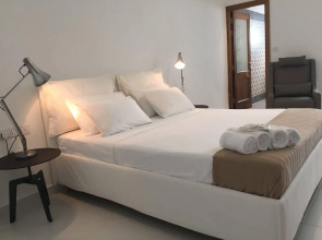 Two Pillows Boutique Hostel