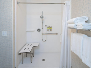 Holiday Inn Express Los Angeles Airport by IHG