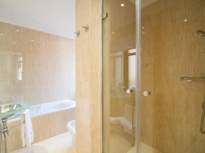 Petit Palace Preciados