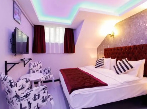 Taksim Doorway Suites