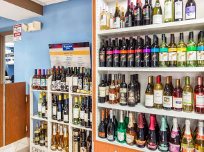 Rodeway Inn & Suites Fort Lauderdale Airport & Cruise Port