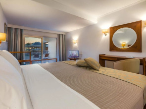 Kipriotis Hippocrates & Maris Suites