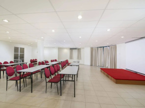 Golden View Serviced Apartment