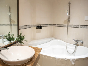 Alagon Saigon Hotel & Spa