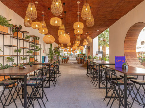 Отель Innside by Meliá Alcudia