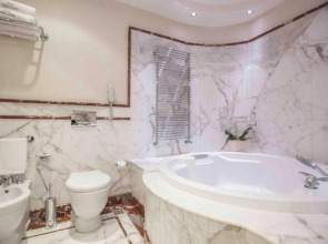 Golden Tower Hotel & Spa