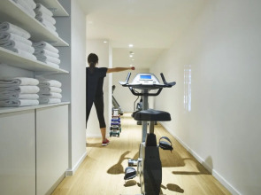 Отель 9Hotel Republique