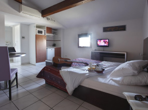 Adonis Carcassonne Résidence la Barbacane