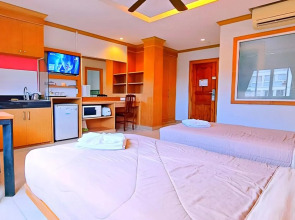 Green Harbor Hotel & Service Apartment