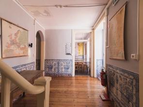 Хостел WOT New Lisbon Social