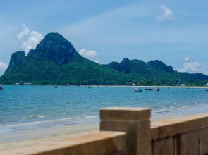 Prachuap Beach Hotel